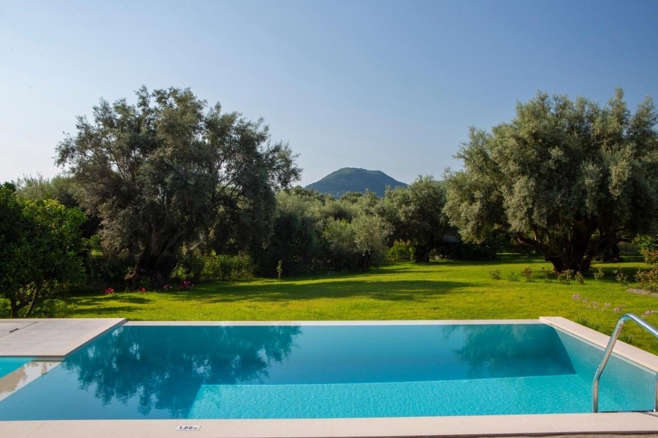 Averto Villas With Private Pool ニドリ エクステリア 写真