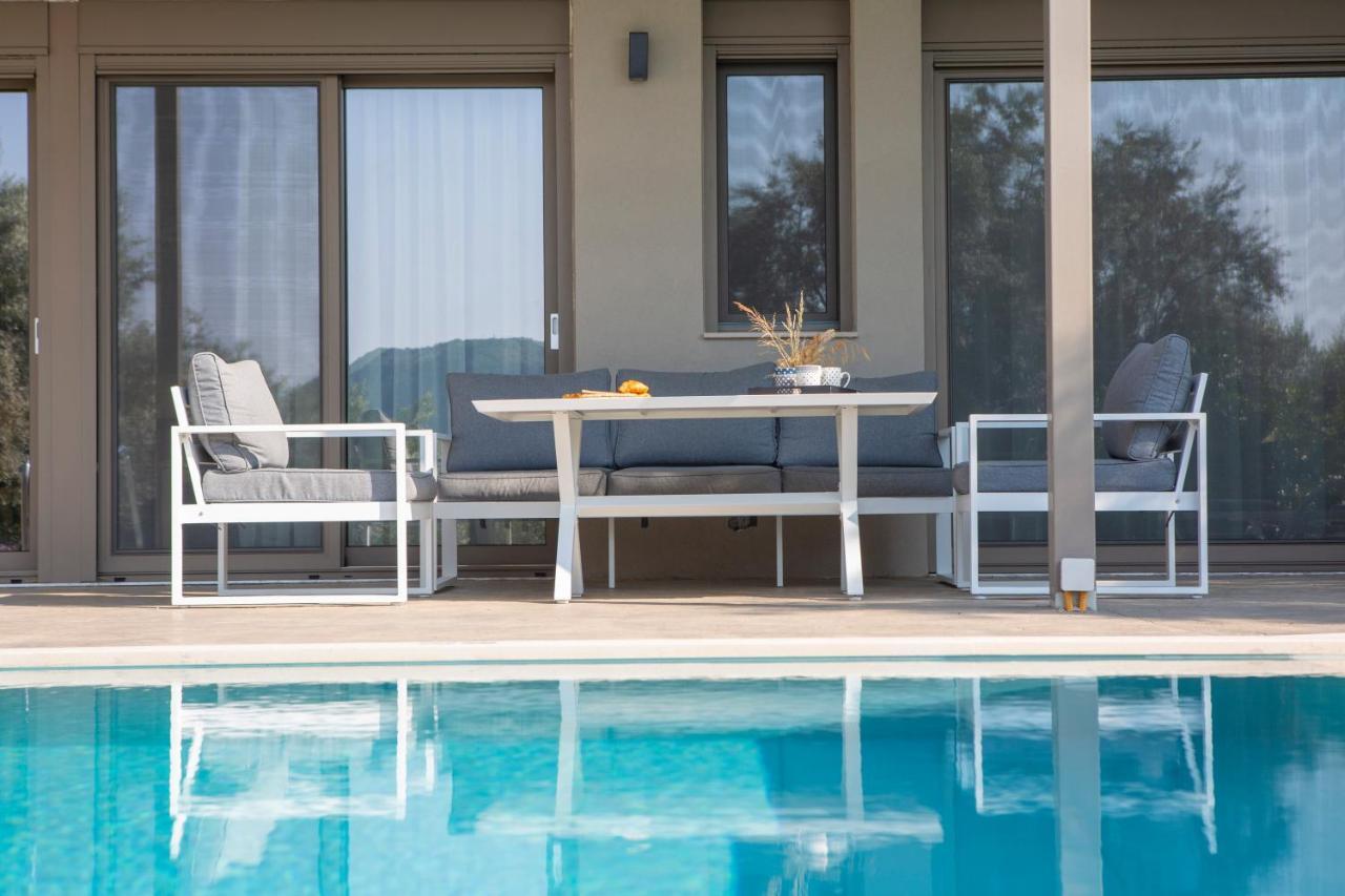 Averto Villas With Private Pool ニドリ エクステリア 写真