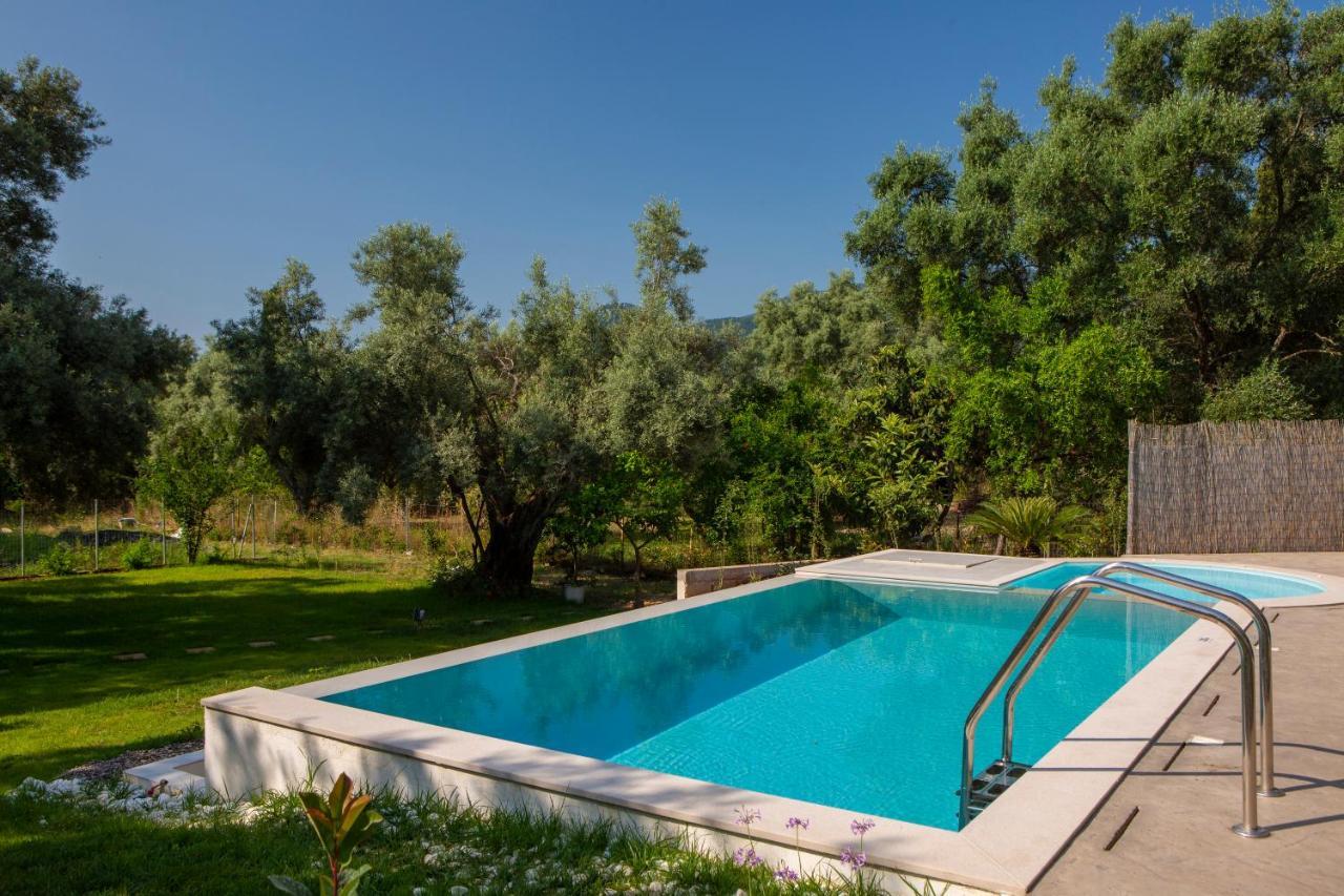 Averto Villas With Private Pool ニドリ エクステリア 写真