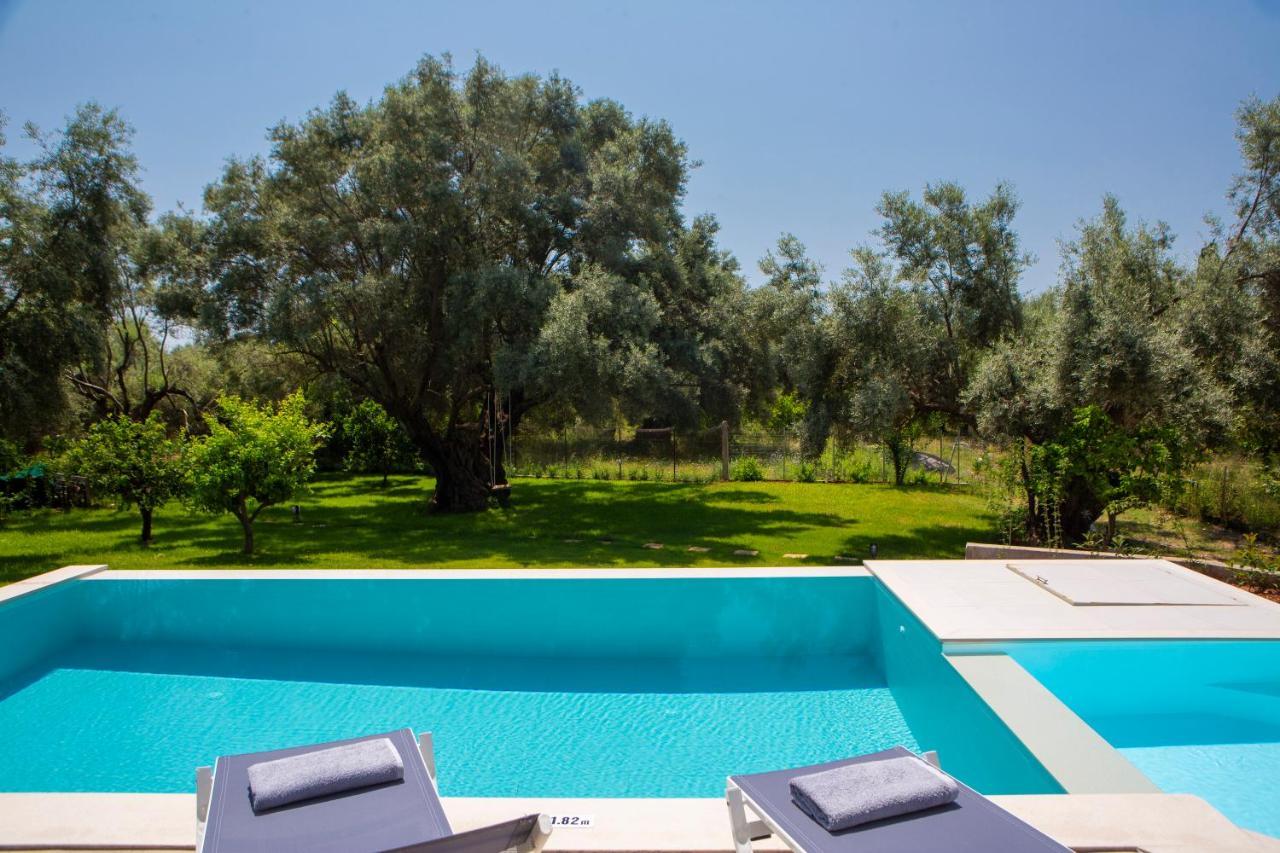 Averto Villas With Private Pool ニドリ エクステリア 写真