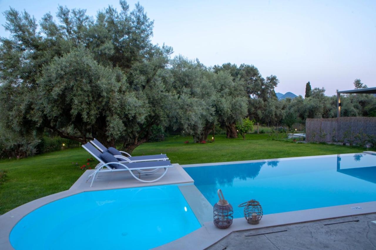 Averto Villas With Private Pool ニドリ エクステリア 写真